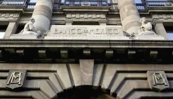 Banco de México anticipa pausa a recortes a tasa de interés pese a riesgos inflacionarios