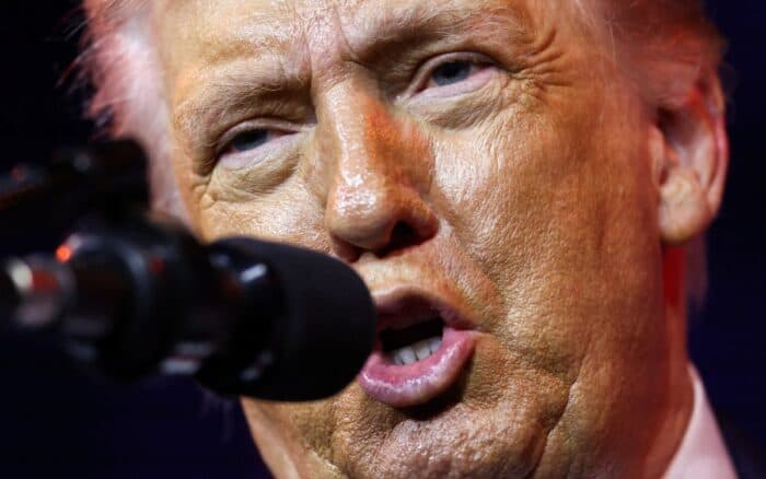 Trump anuncia que autoridades de Venezuela le entregarán hasta 50 millones de barriles de petróleo