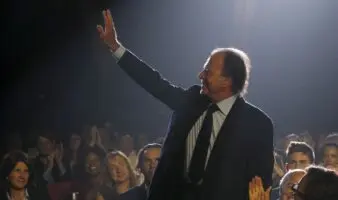 La 'casita del terror' de Julio Iglesias: Denuncian exempleadas al cantante por abuso sexual y trata