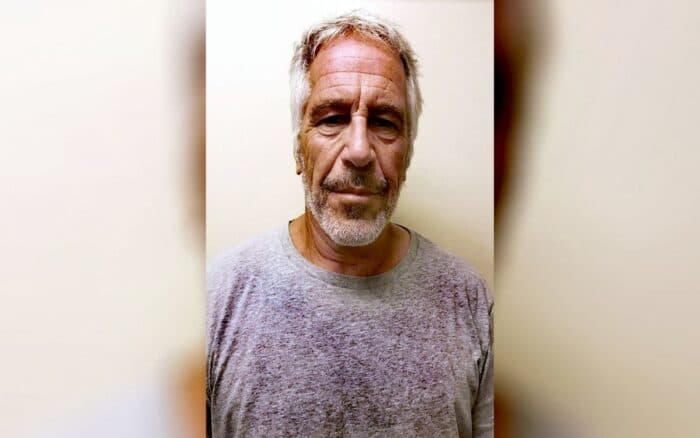 Ciudadanos franceses indignados tras aparecer en listas de Epstein