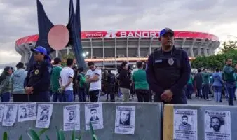 '¡México campeón, en desaparición!'; madres buscadoras protestaron previo al México-Portugal