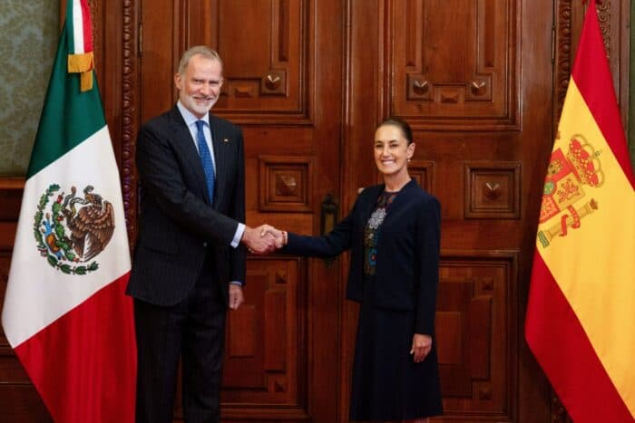 Lo mejor de Aristegui en Vivo: INE da luz verde a dos nuevos partidos y niega tres registros; Inzunza reaparece; Sheinbaum recibe al rey Felipe (26/06/2026)