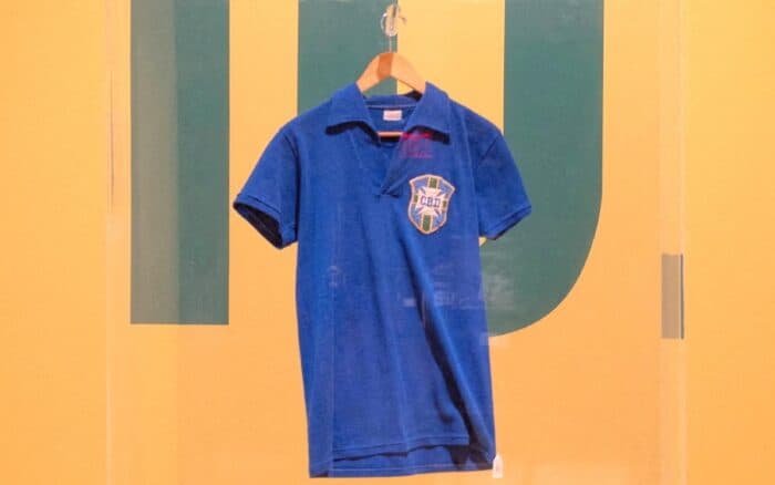 Subastan la camiseta que usó Pelé en la final de 1958 en 4.9 millones de dólares