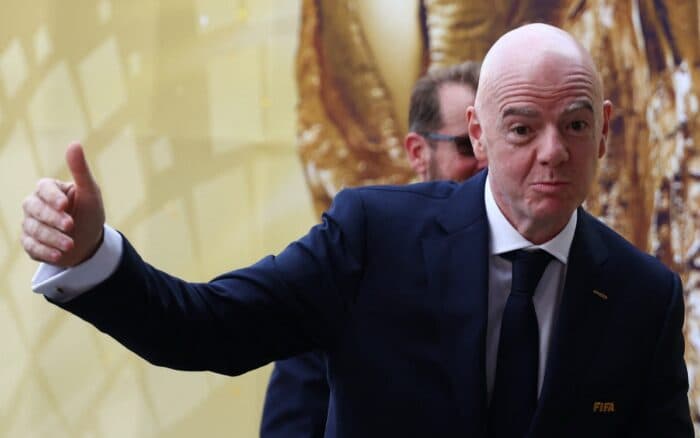 FIFA advierte que no tolerará más ataques y expresa respaldo a Infantino