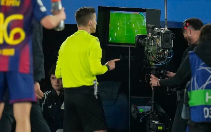 ¿Cuándo debe intervenir el VAR? UEFA crea ‘Clear Line’ para unificar criterios
