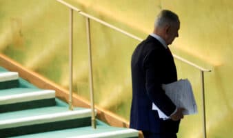 Aristegui en Vivo: Delegaciones dejan solo a Netanyahu en la ONU; ordenan a la FGR atender a madres buscadoras; vuelven medios a la Casa Blanca (24/09/2026)
