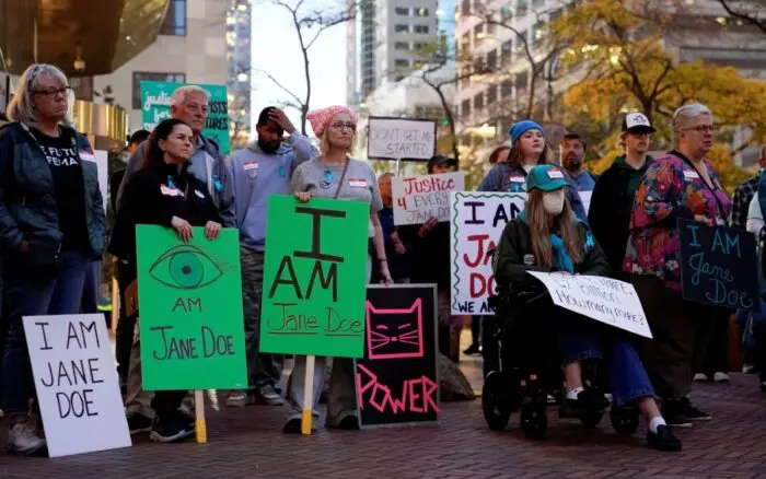 Jueza permite a la denunciante de violación grupal en Cornell mantener anonimato