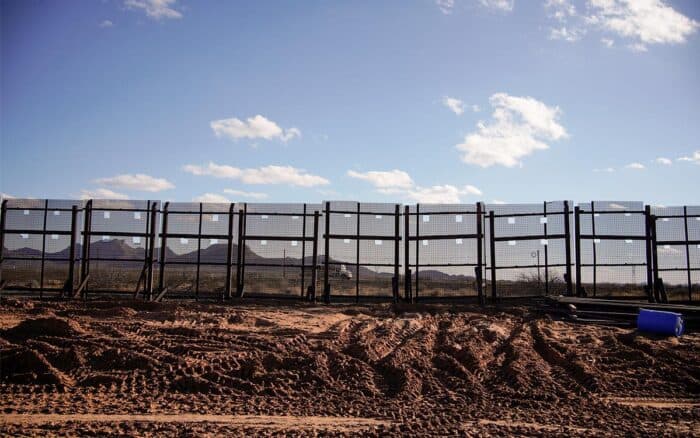 Trump pide a la Corte Suprema levantar bloqueo judicial a muro fronterizo en Texas