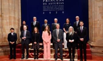 La princesa Leonor entrega insignias a los Premios Princesa en solitario por primera vez