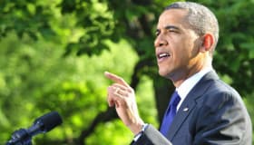 Visita Obama a familias de víctimas de tiroteo en Colorado