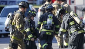 Policía encuentra explosivos en casa de sospechoso de matanza en cine