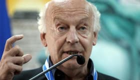 Eduardo Galeano y Marta Lamas reciben Premio Amalia Solórzano