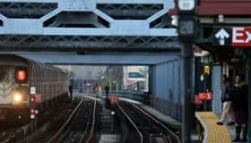 Servicio de trenes reanuda operaciones de forma parcial en NY