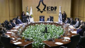 Se dan 14 mdp en bonos, 7 ex consejeros del IEDF antes de dejar el cargo