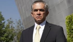 La Cancillería da “libertad” a Mancera ante polémica por estatua de Aliyev