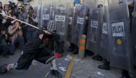 Fotos: Atacan a policías en el #OcupaTelevisa