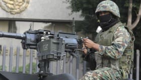 Otorgan suspensión al 'Z40' para no ser víctima de abuso; esposarlo sería "exceso": PGR