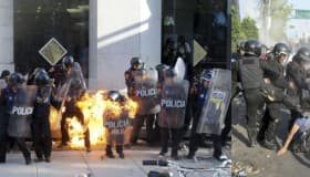 Enfrentamientos dejan 32 policías lesionados y 97 detenidos, informa GDF 