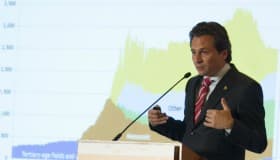 ‘‘La privatización no se va a dar, esa es una mentira’’: Lozoya