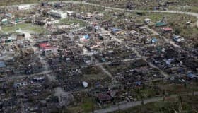 Videos: El paso del tifón 'Haiyan', al menos 6 personas murieron en Vietnam y 7 en China