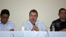 No todos los cuerpos hallados son de normalistas: Aguirre; no hay pruebas: PGR