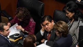 Senadores aplazan apagón analógico para televisoras públicas y de baja potencia