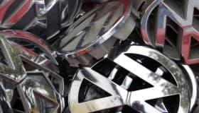 Unión Europea emplaza a Volkswagen a reparar coches afectados por fraude de motores