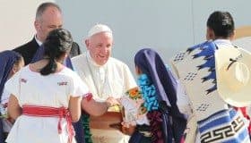 "Jesús nunca nos invitaría a ser sicarios": Francisco a la juventud (Video)