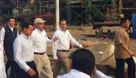 EPN recorre zona de explosión en complejo petroquímico de Pajaritos (Foto)