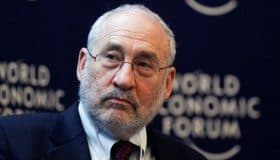 Renuncia Stiglitz, Premio Nobel de Economía, a investigación de Panama Papers