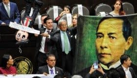 Empujones en San Lázaro tras entrega de #4toInforme (Video)