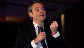 2 mil maestros, a punto de ser cesados por faltas: Nuño