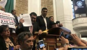 Riñen diputados en ALDF por deuda por 109 mil millones de pesos a 30 años