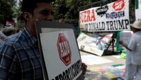 Suprema Corte de Estados Unidos permite a “dreamers” tramitar licencia de conducir