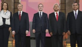 Se viraliza la salida de AMLO el día del debate (Video)