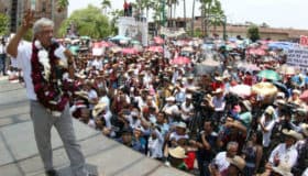 Nestora Salgado es víctima de persecución política, dice AMLO