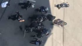 Reportan riña entre policías y vendedores ambulantes en la Portales