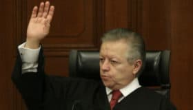 El único órgano facultado para pronunciarse sobre "Ley Bonilla" es la Corte, recuerda Arturo Zaldívar