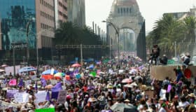 Aristegui en Vivo 09/03/20: #El9NadieSeMueve; miles marchan el 8M y exigen 'ni una más'