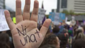 Funcionarias en el 8M coinciden en erradicar violencia contra mujeres