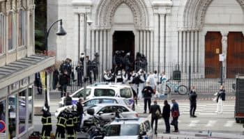 Aristegui en Vivo: Hallan 59 cuerpos en Guanajuato; ataques en Francia; Pacto Federal y más