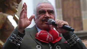 Abogado de viuda de Vicente Fernández habla del comunicado contra la serie biográfica de Televisa | Entérate