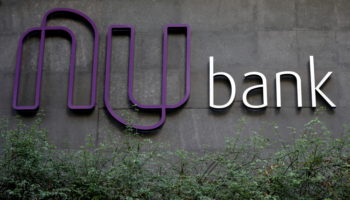 Nubank, de la mano de Warren Buffett, obtiene crédito para expandirse en México y Colombia
