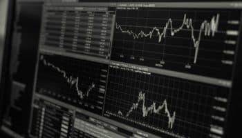 Economía de México crece levemente más de lo esperado en tercer trimestre
