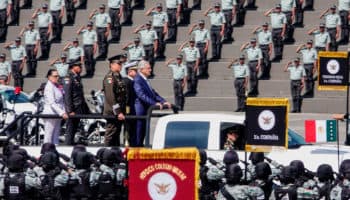 Felicita AMLO a legisladores por iniciativa para que Ejército permanezca en las calles | Entérate