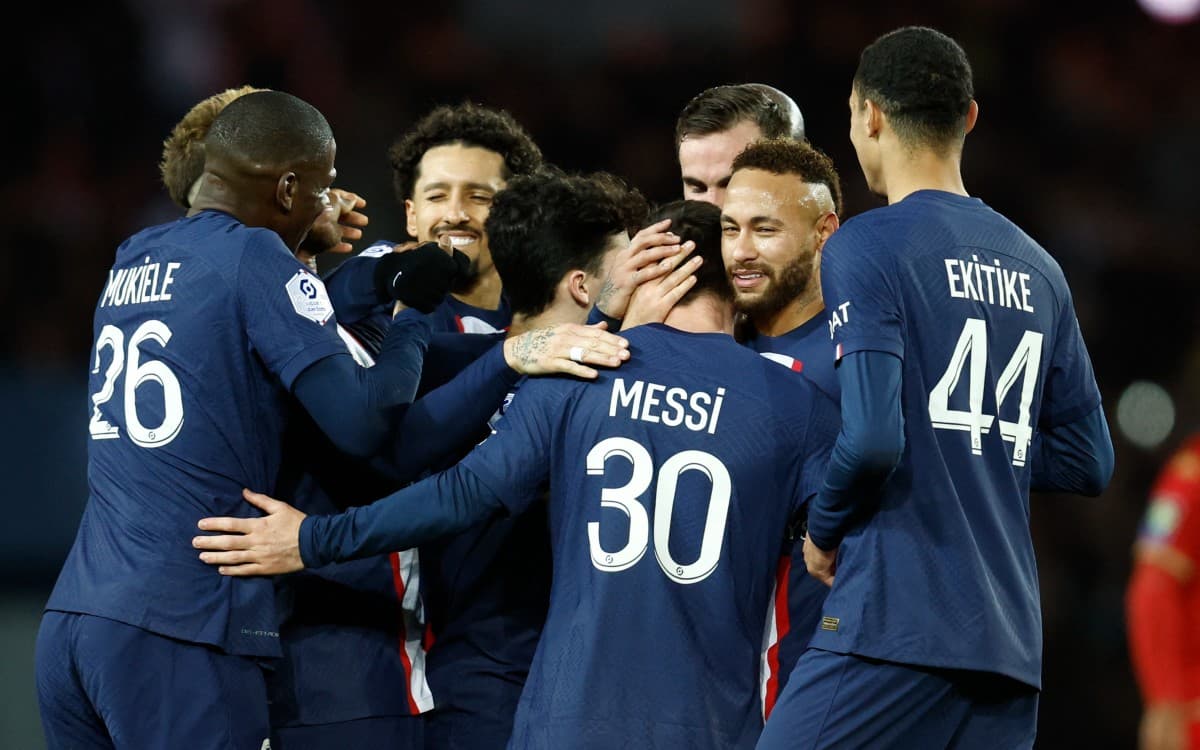 Reaparece Lionel Messi con gol y victoria en el PSG | Video | Aristegui ...
