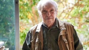 "Urgente defender la democracia, de todo lo que le acecha", sostiene el poeta Rafael Cadenas