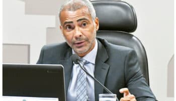 Dan de alta a Romario, tras dos semanas hospitalizado por una infección estomacal | Video