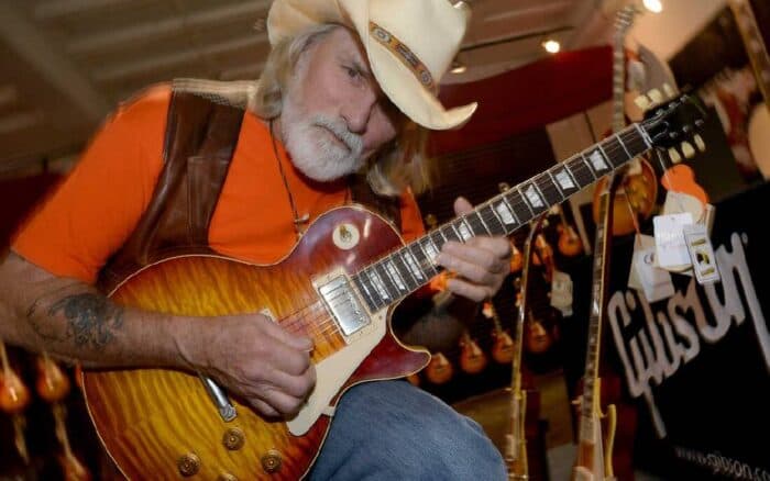 Muere el guitarrista Dickey Betts, cofundador de Allman Brothers Band