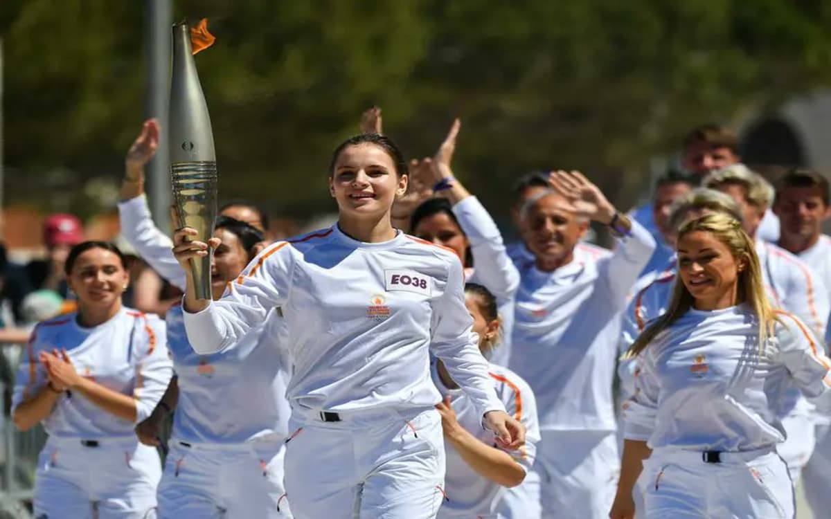 París 2024: Desfilará antorcha olímpica por la alfombra roja del Festival de Cannes | Video